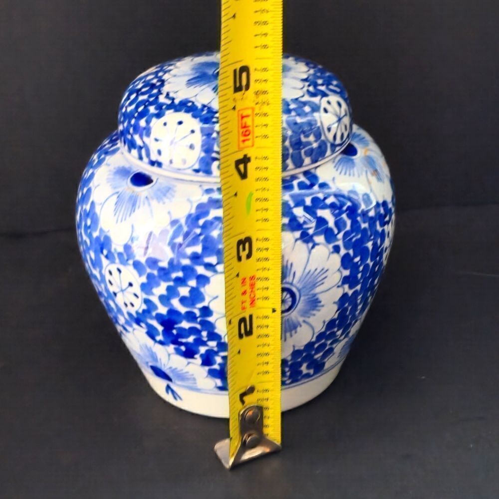Vintage porcelain Royal Delft covered jar/vase - Picture 5 of 6